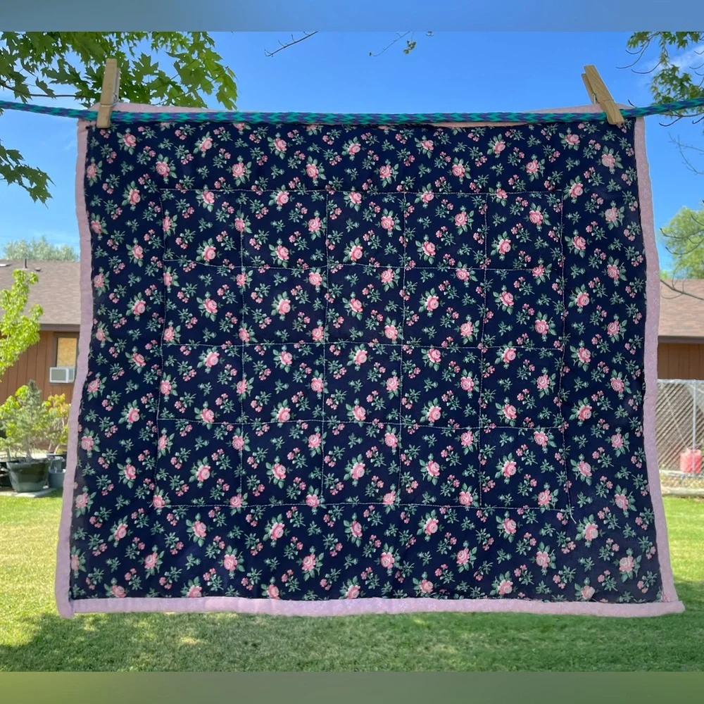 Very Vintage homemade baby quilt. 21.5” x 17.5” EUC